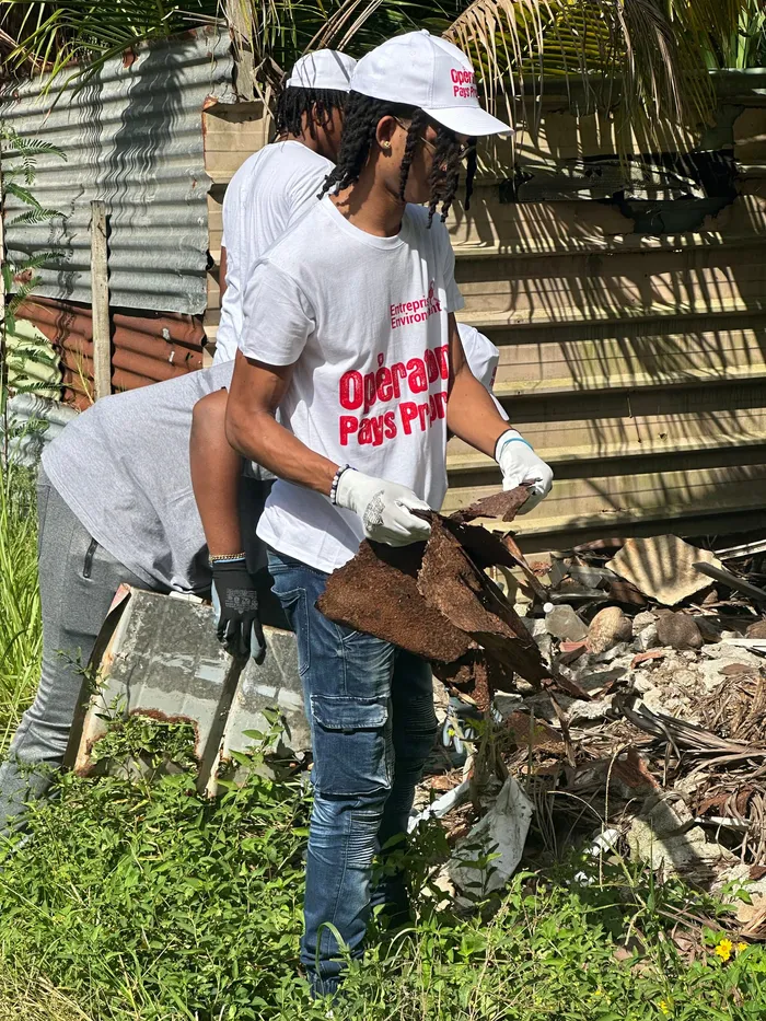 Ramassage des déchets à Coco l'Échelle · 21 mars 2025